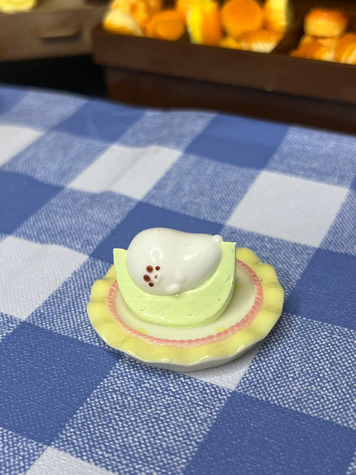 Kawaii Seal Layered Cake Plate Squishy