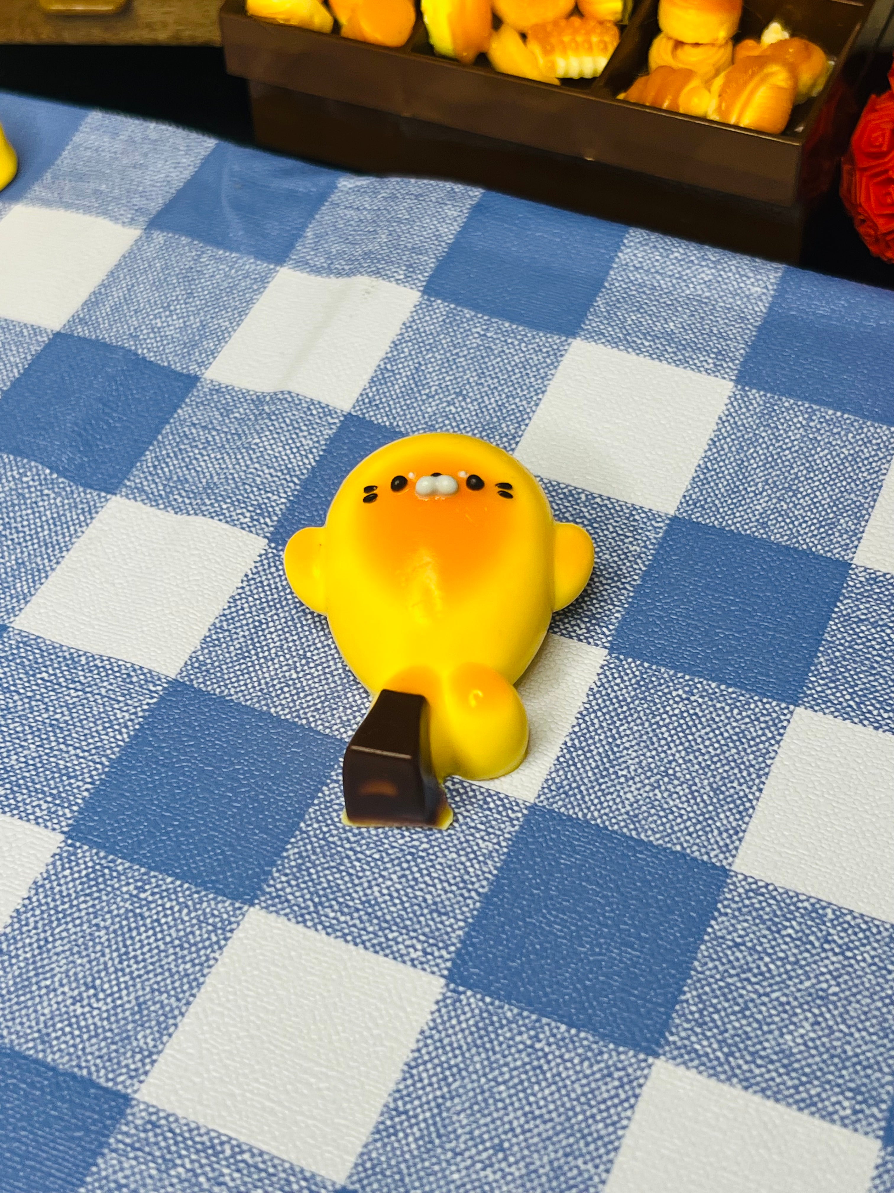 Kawaii Seal Sunny Pudding Stand Squishy