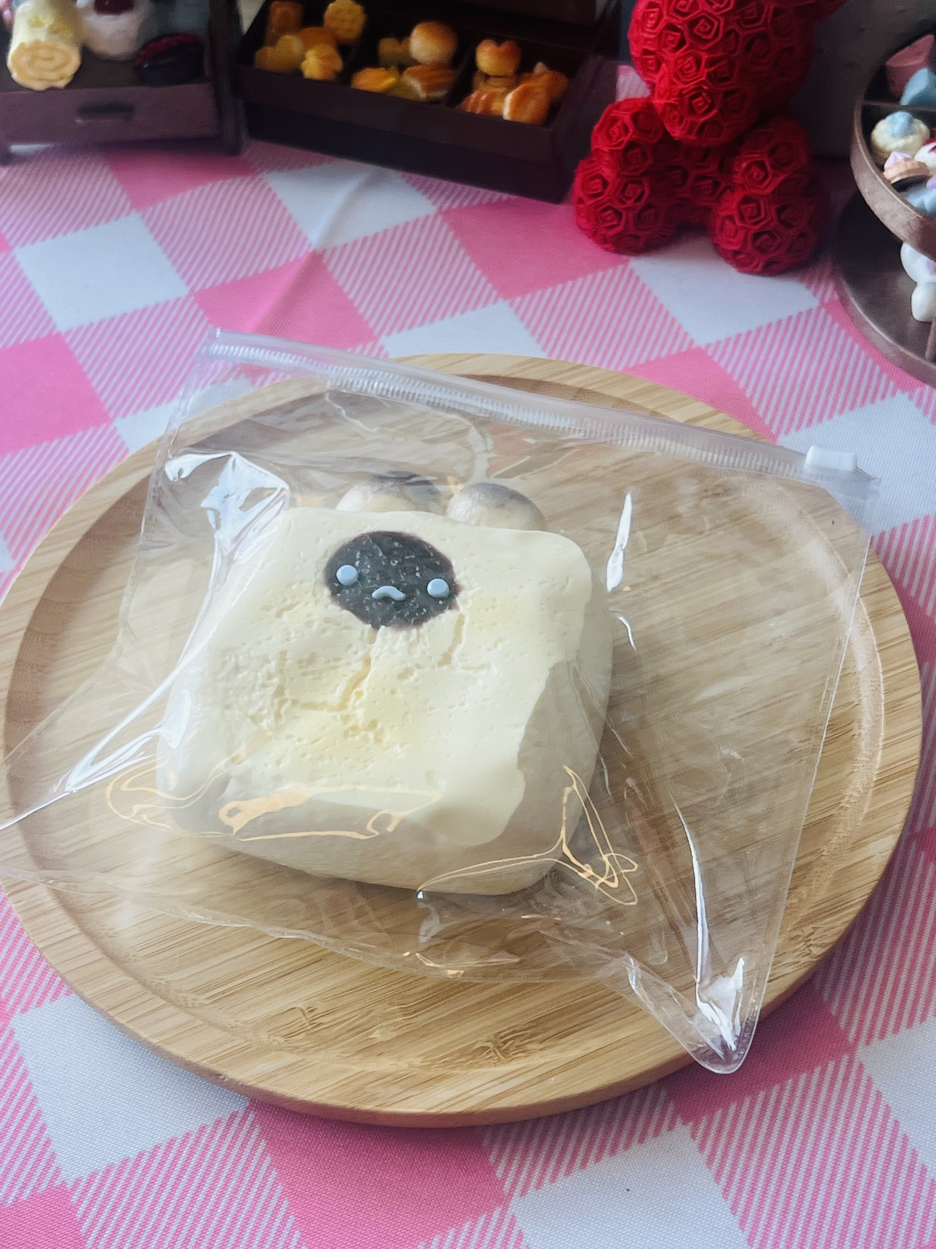 Sleepy Cream Bear Toast Squishy