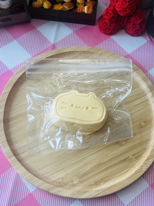 Buttercream Kitty Biscuit Squishy