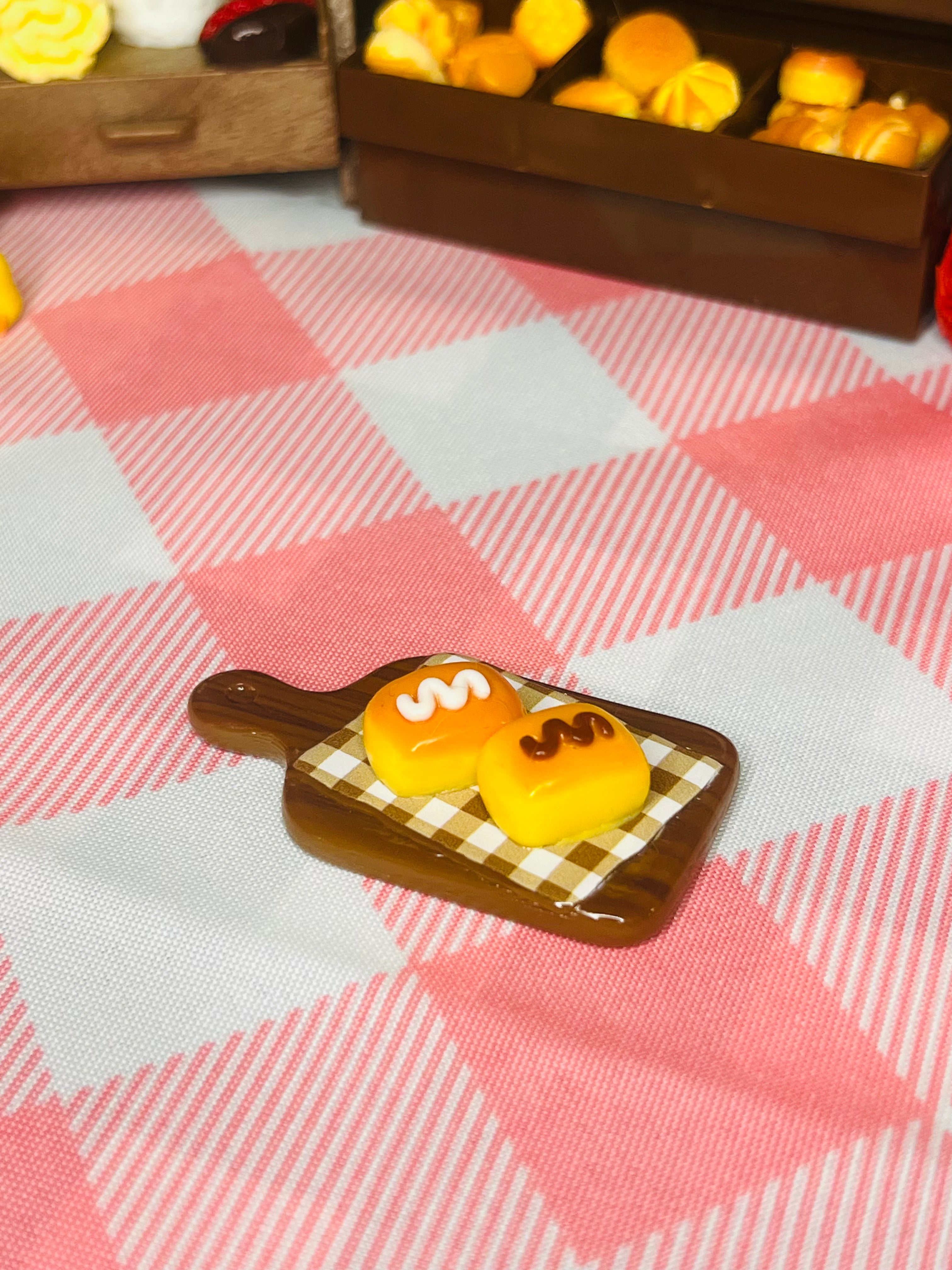Mini Honey Drizzle Toast Board Taba Squishy