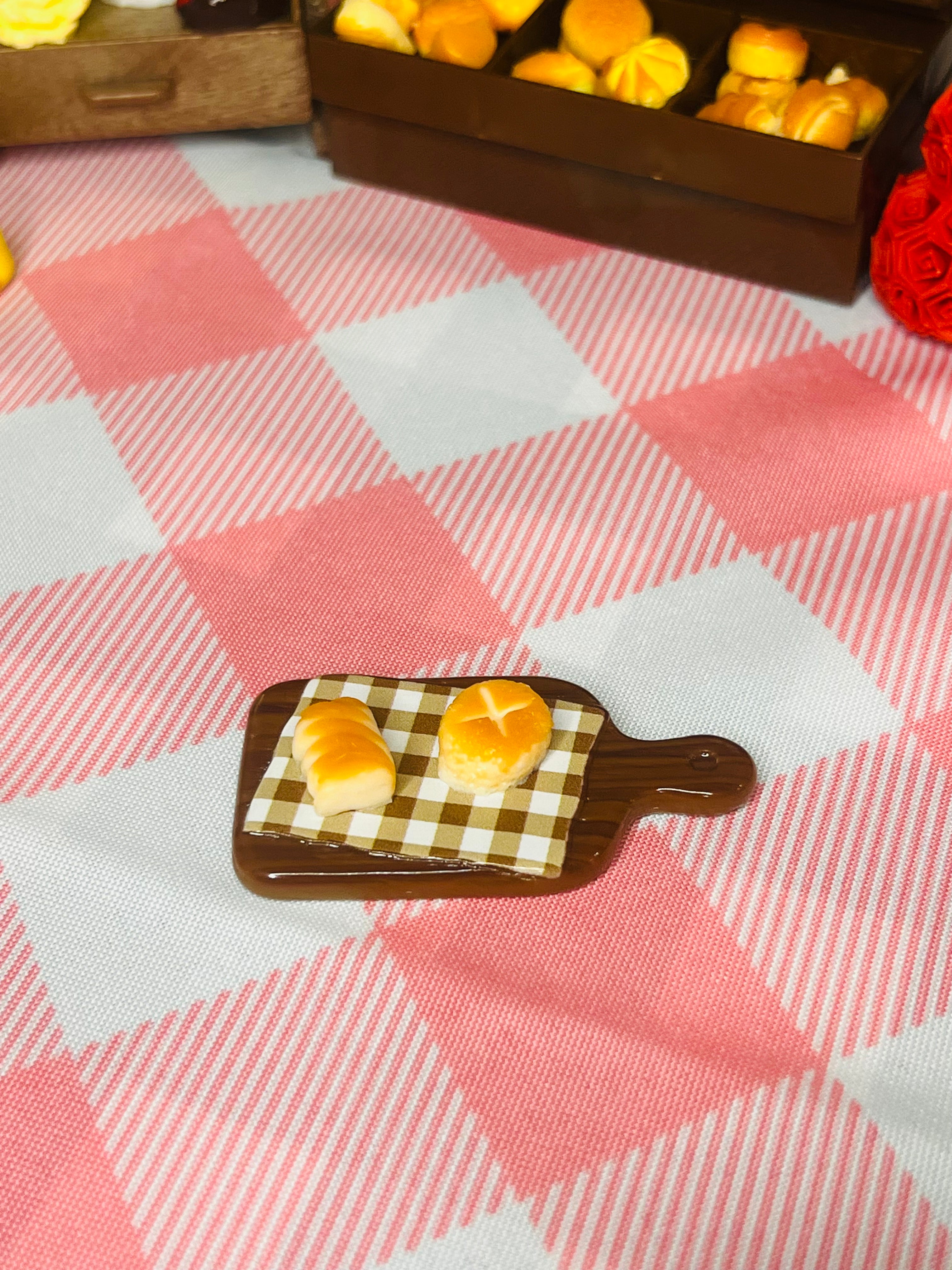 Mini Twin Dinner Roll Board Taba Squishy
