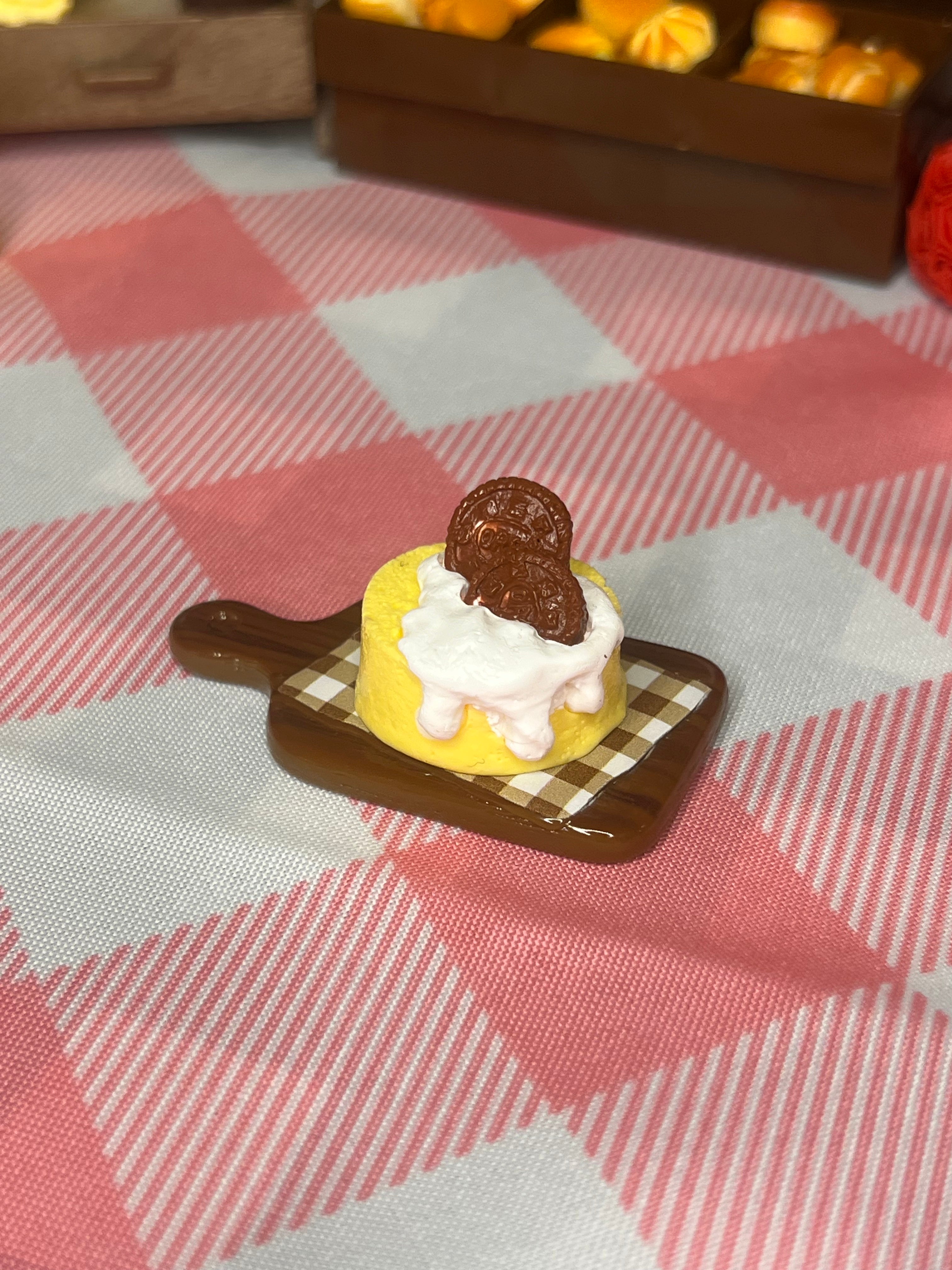 Mini Brownie Sundae Board Taba Squishy