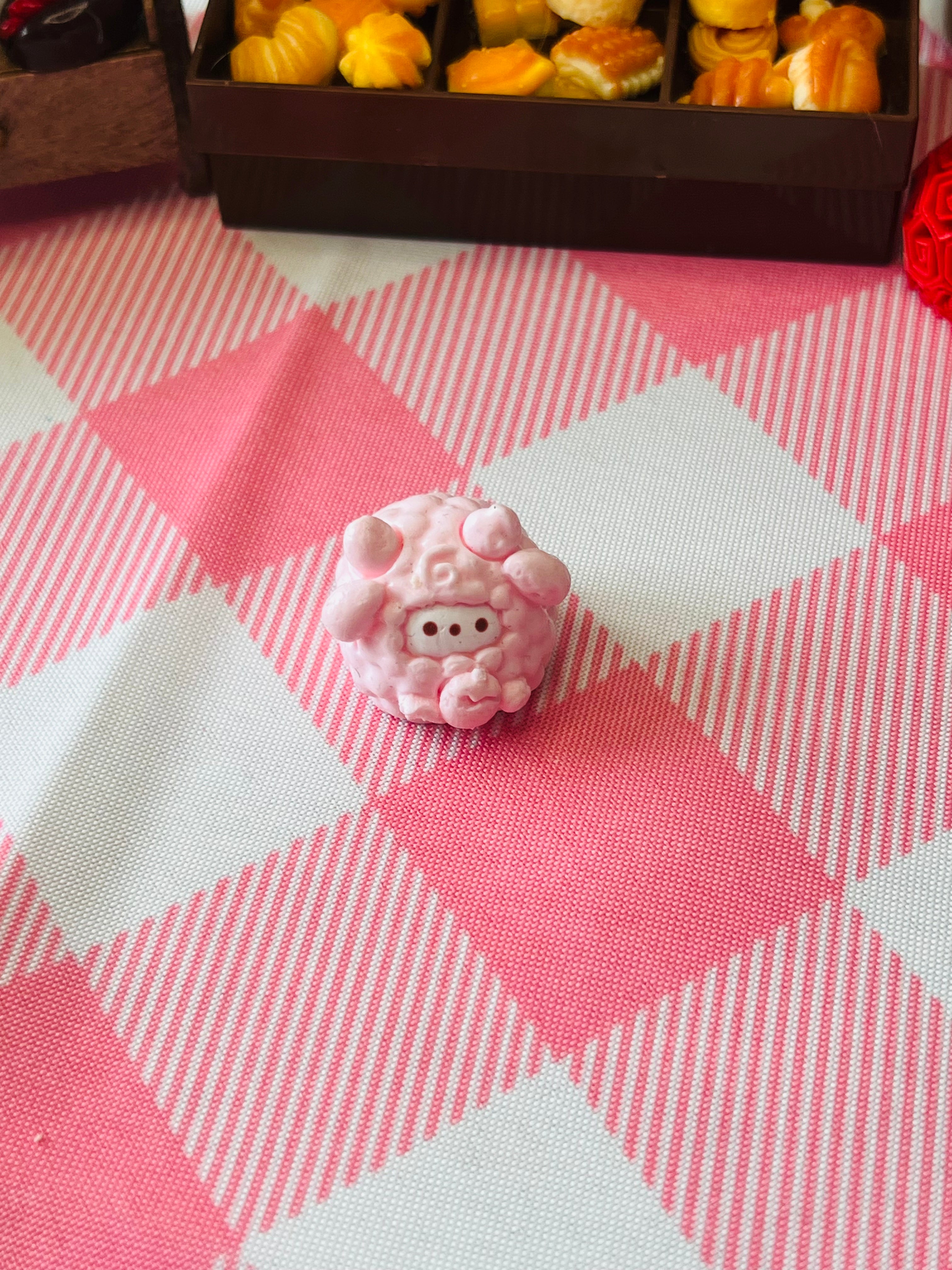 Candy Lamb Bonnet Mini Taba Squishy