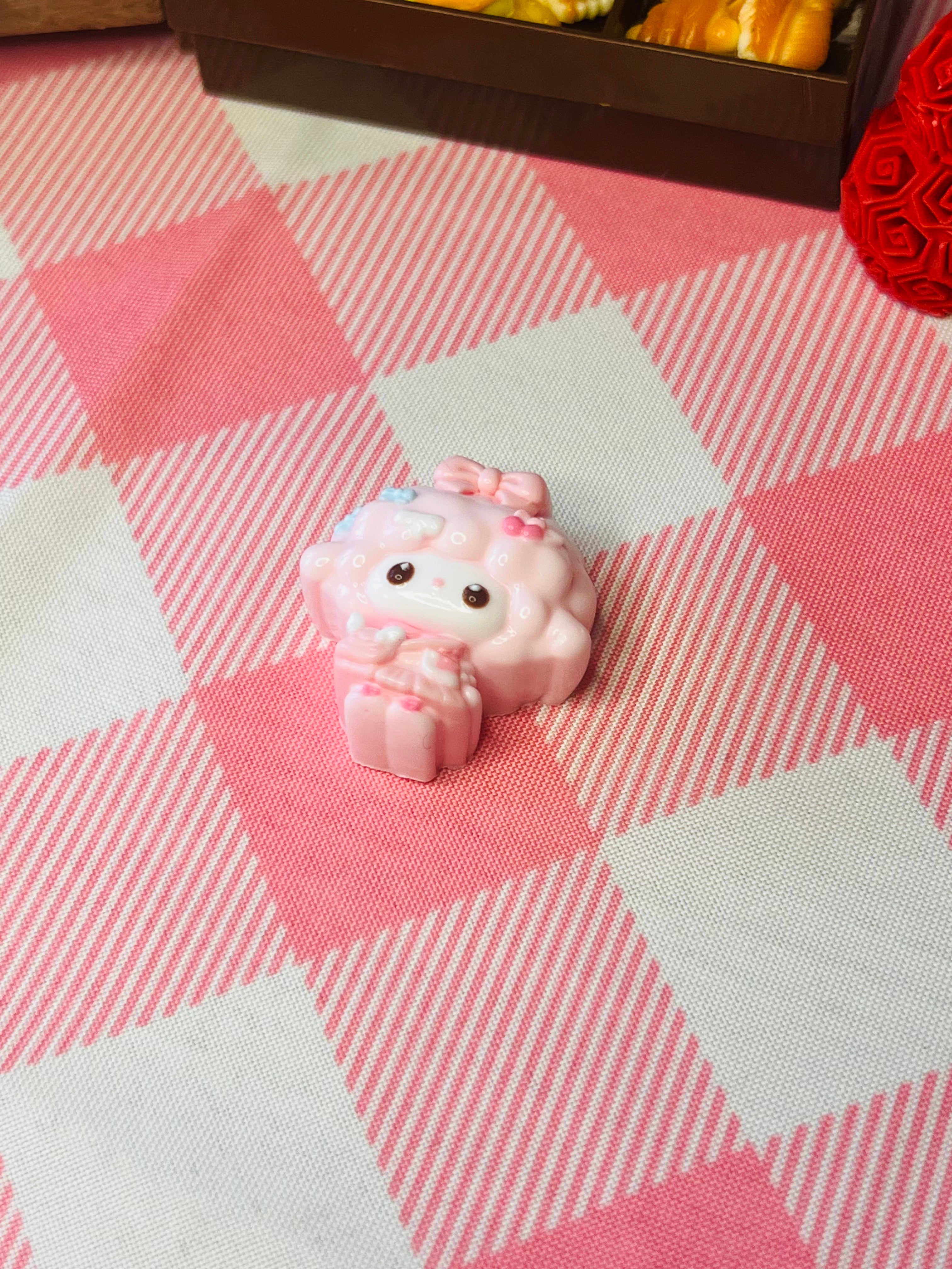 Cozy Lamb Sprinkle Bow Mini Taba Squishy